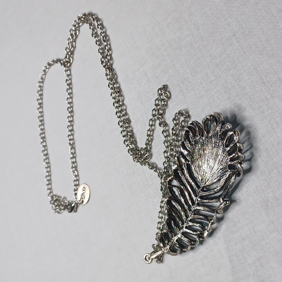 Feather Necklace Silver-Tone Imitation Turquoise and Red Stone - Picture 4 of 4